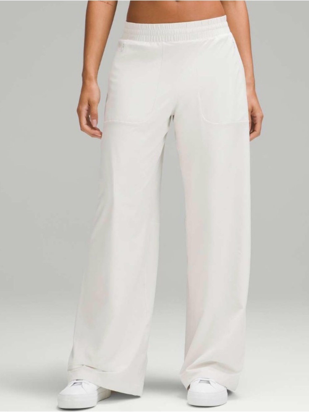 Lululemon Swift Wide-Leg Mid-Rise Pants in a bone color sz 8